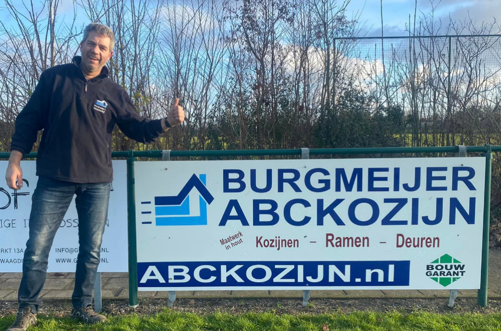 Houten kozijnen in de timmerwerkplaats van ABC Kozijn