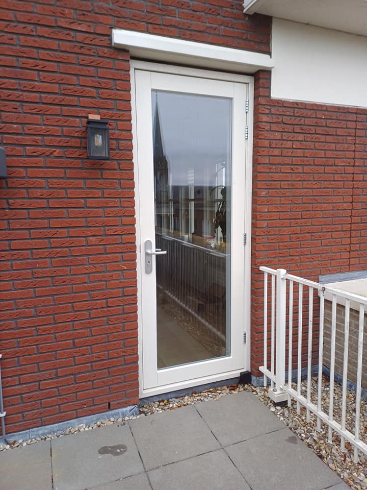 Standaard ABC-Kozijn 54 mm deur met glas tot beneden aan toe