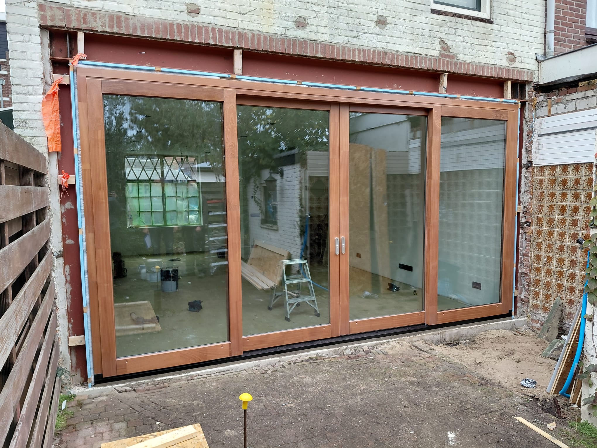 Kozijn schuifpui in de lak